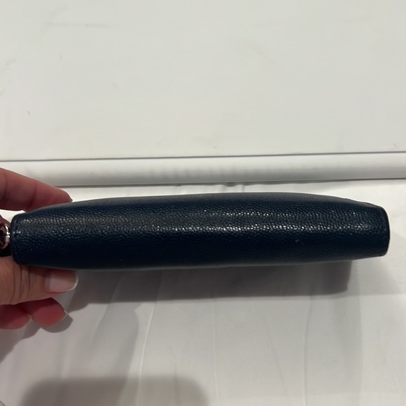 Chanel leather zip around medium wallet 6x3.5 x1 - Picture 9 of 10